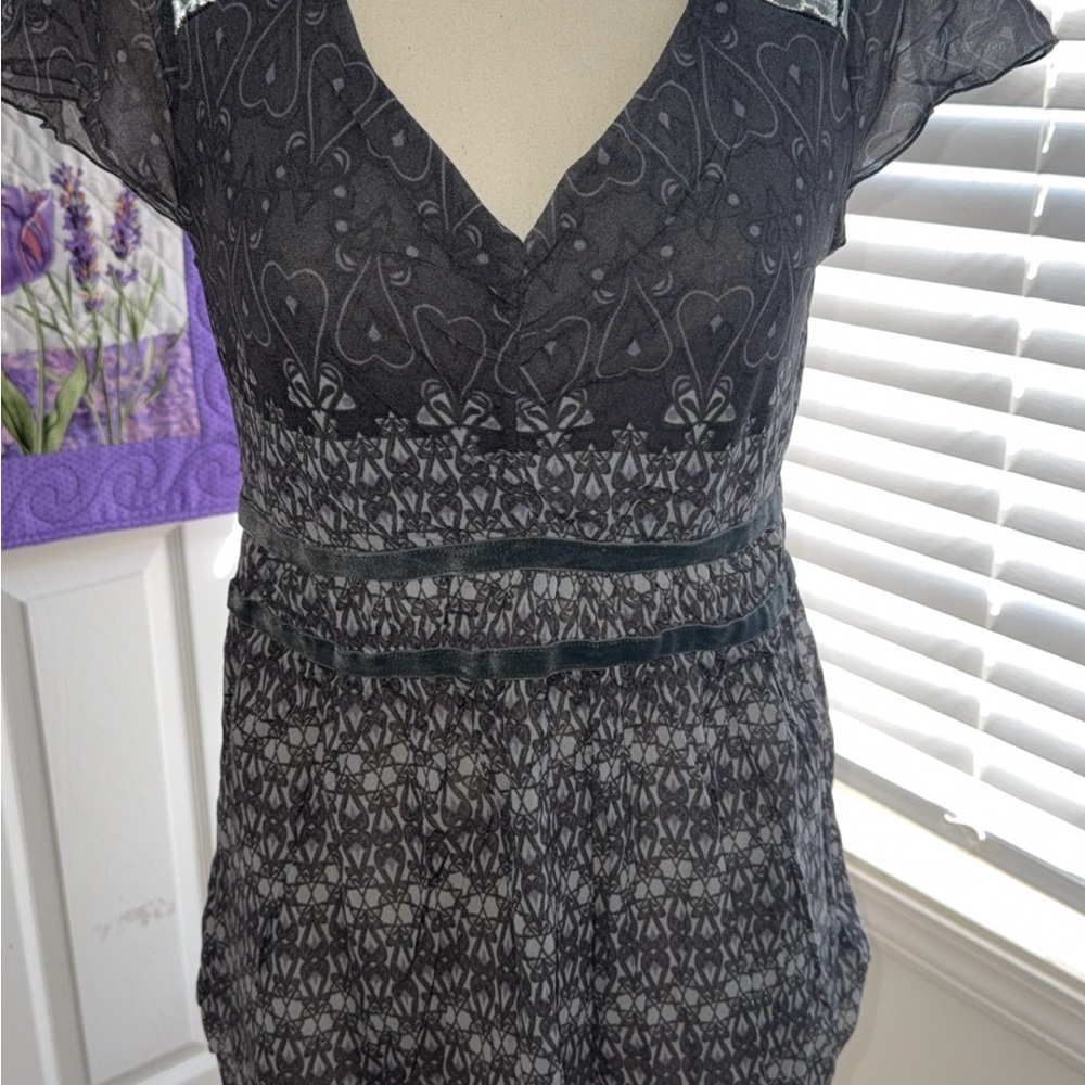 Chic Black and Gray Patterned Blouse